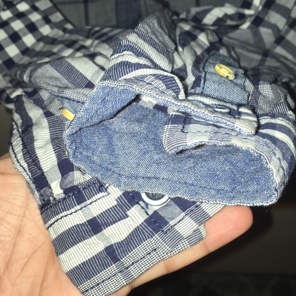 Guess button up - Picture 3 of 5